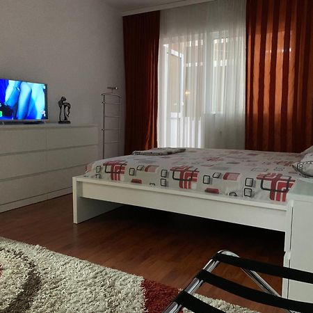 Ana Center Apartment Galac Kültér fotó