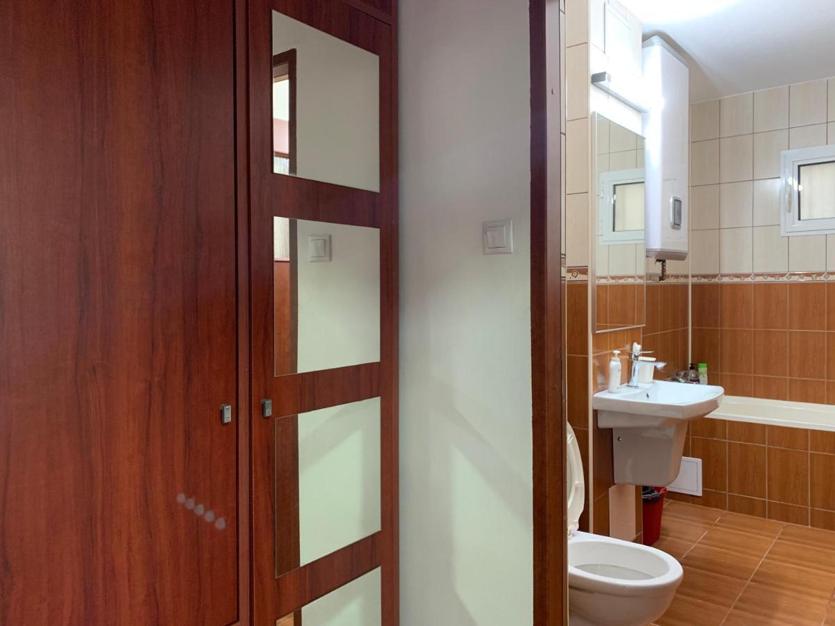 Ana Center Apartment Galac Kültér fotó