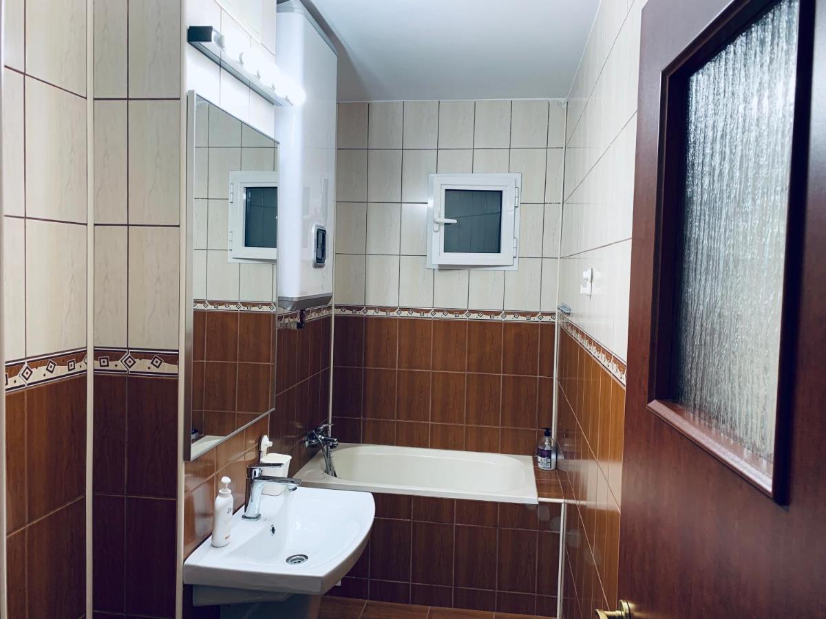 Ana Center Apartment Galac Kültér fotó