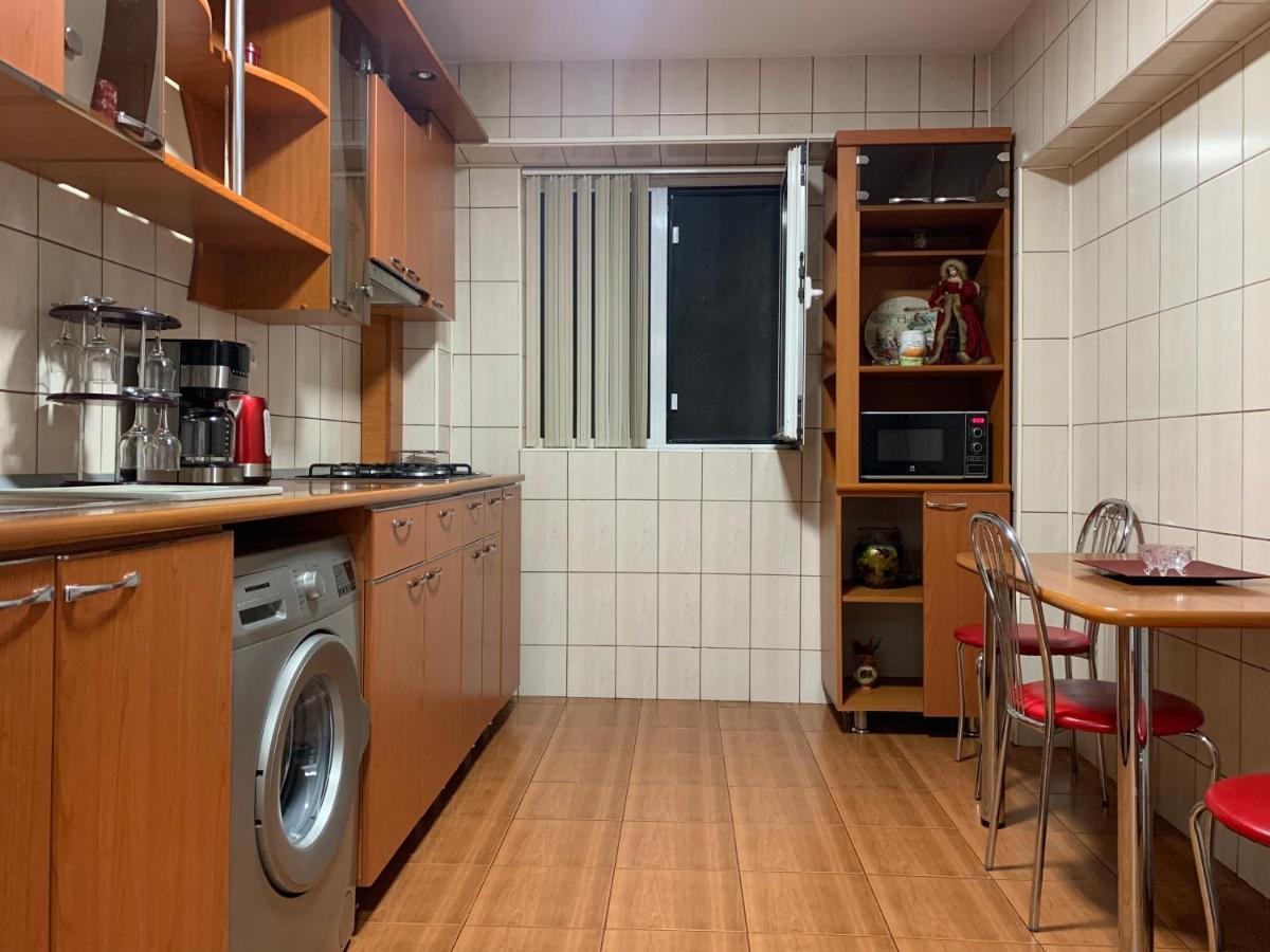 Ana Center Apartment Galac Kültér fotó